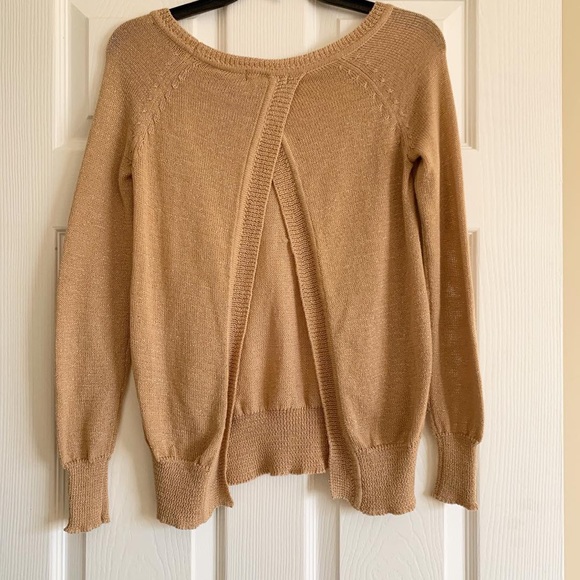 Backless Top - Picture 3 of 3